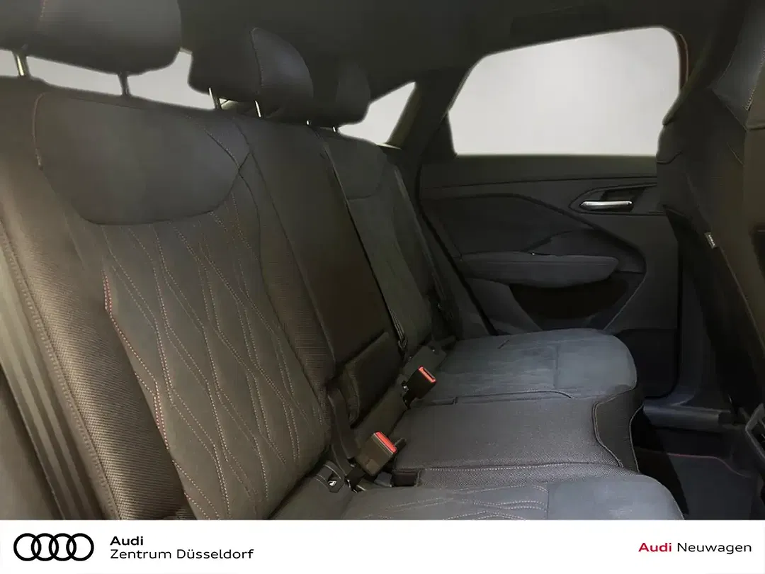 Audi Q3 - Thumbnail 6