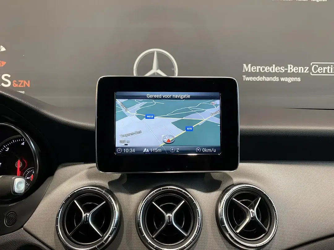 Mercedes-Benz CLA 200 - Thumbnail 16