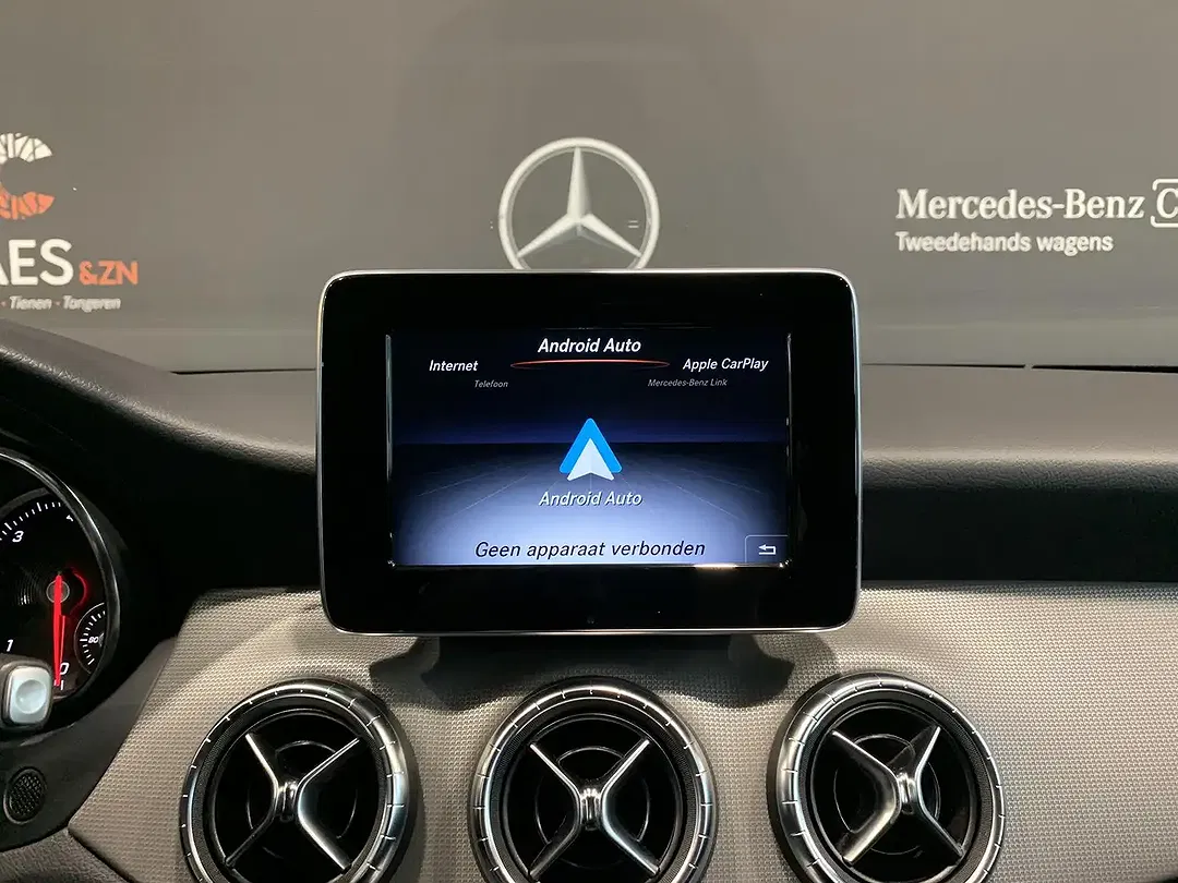 Mercedes-Benz CLA 200 - Thumbnail 17