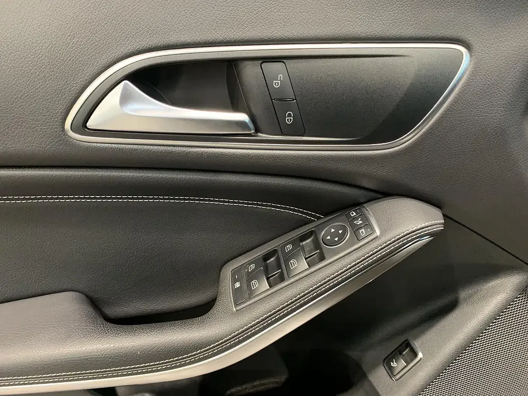 Mercedes-Benz CLA 200 - Thumbnail 23
