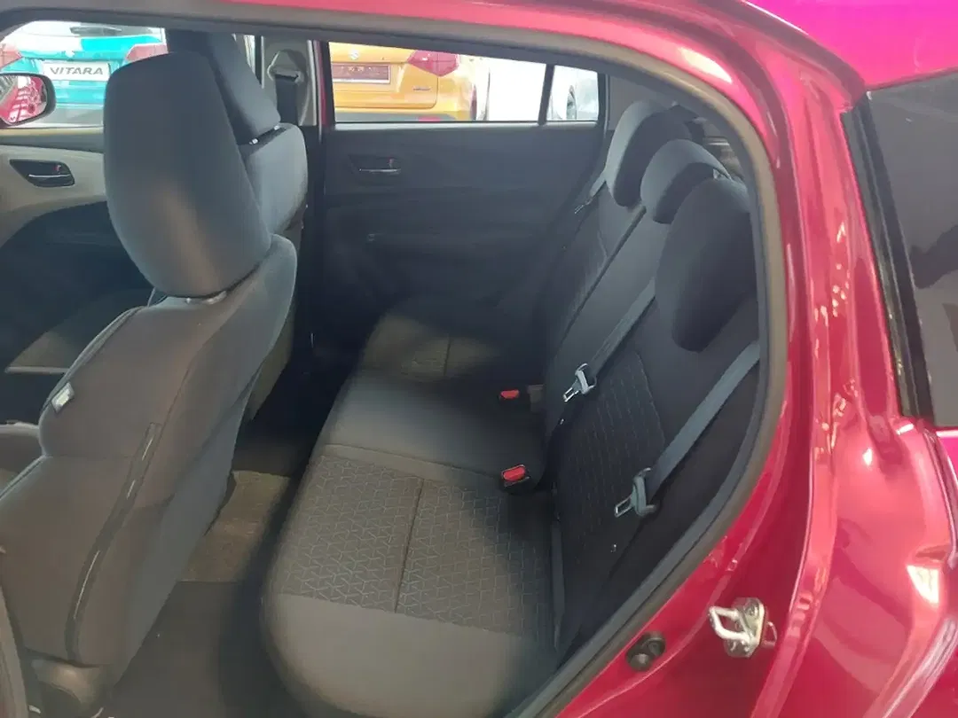 Suzuki Swift - Thumbnail 13