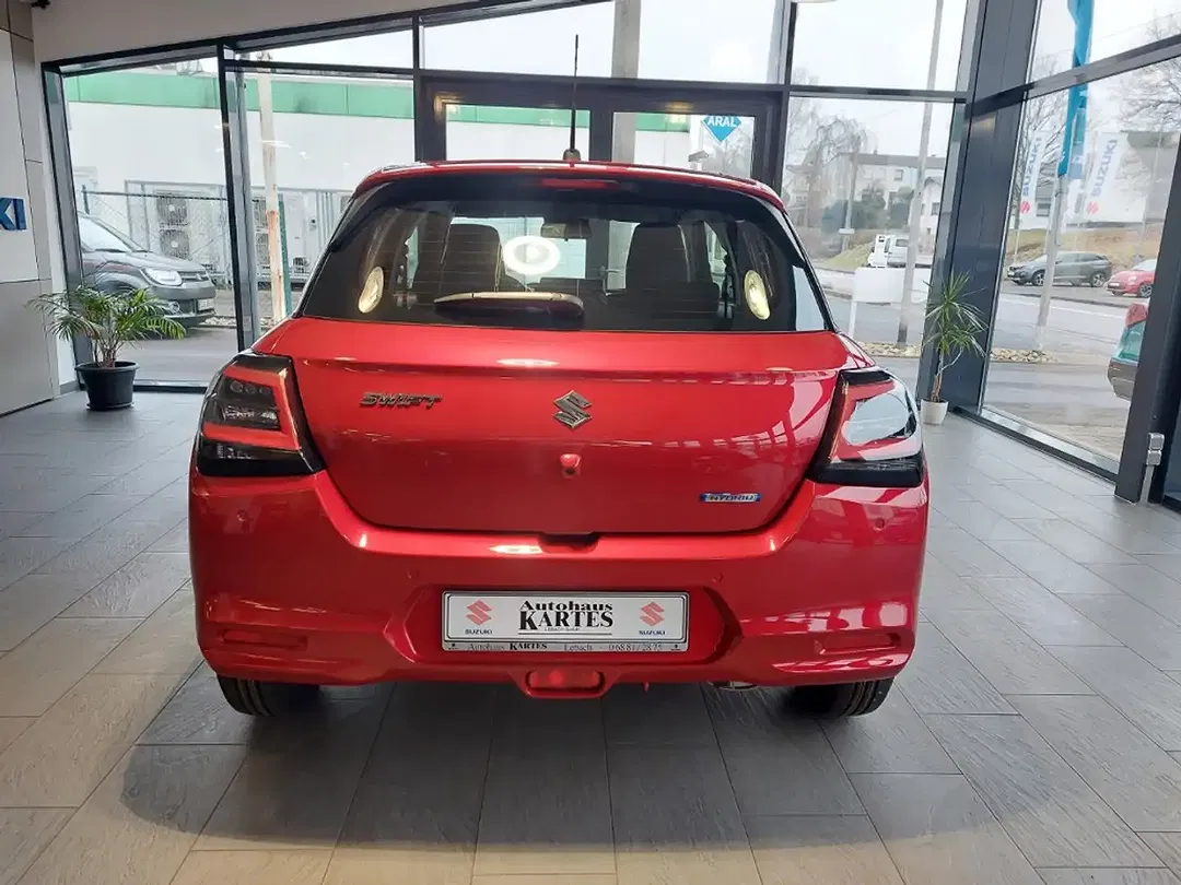 Suzuki Swift - Thumbnail 8