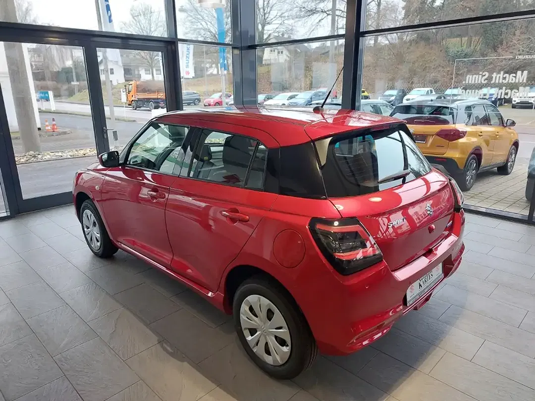 Suzuki Swift - Thumbnail 9