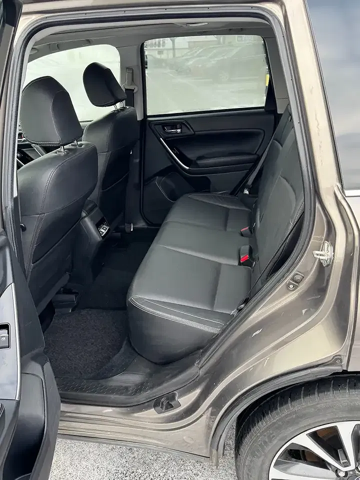 Subaru Forester - Thumbnail 6