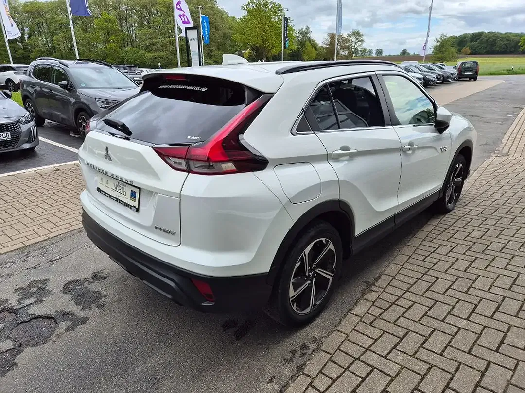 Mitsubishi Eclipse Cross - Thumbnail 4