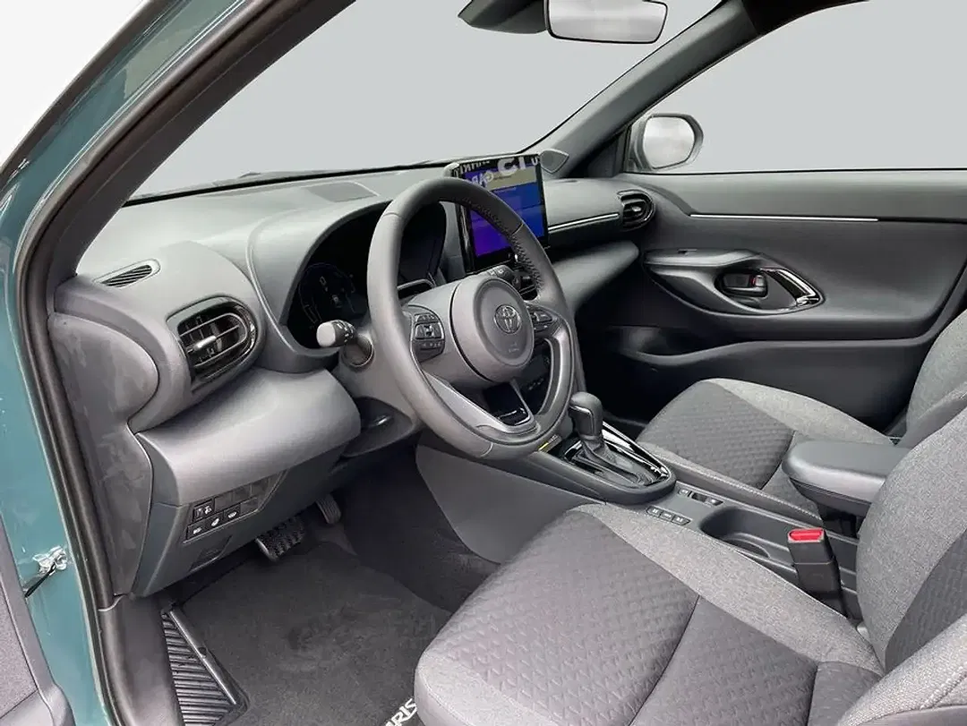 Toyota Yaris - Thumbnail 9
