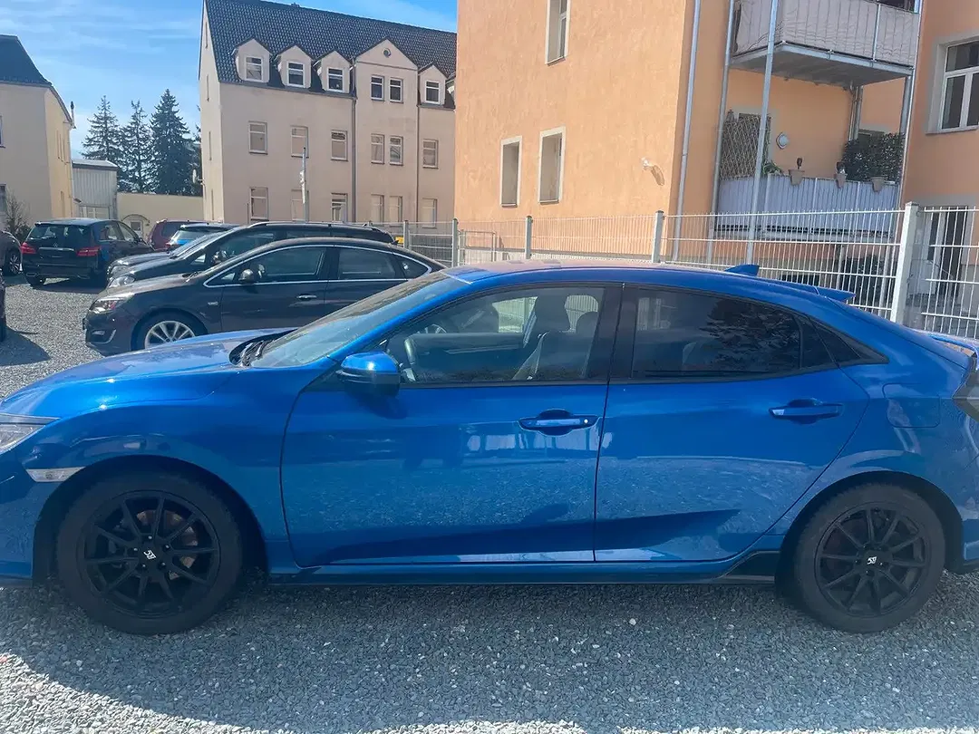 Honda Civic - Thumbnail 4