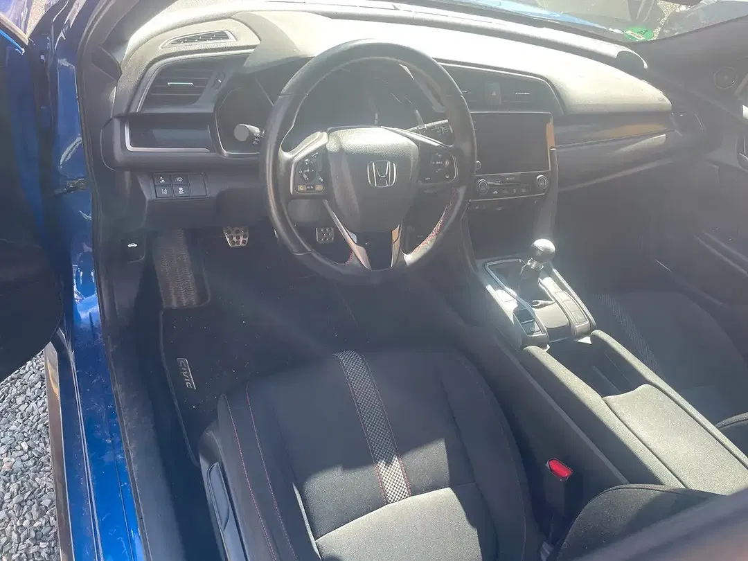 Honda Civic - Thumbnail 8