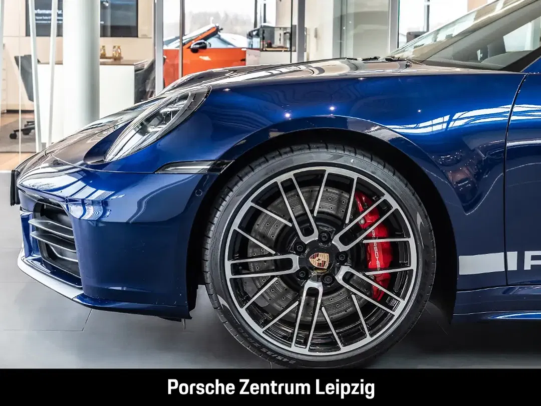 Porsche 992 - Thumbnail 11