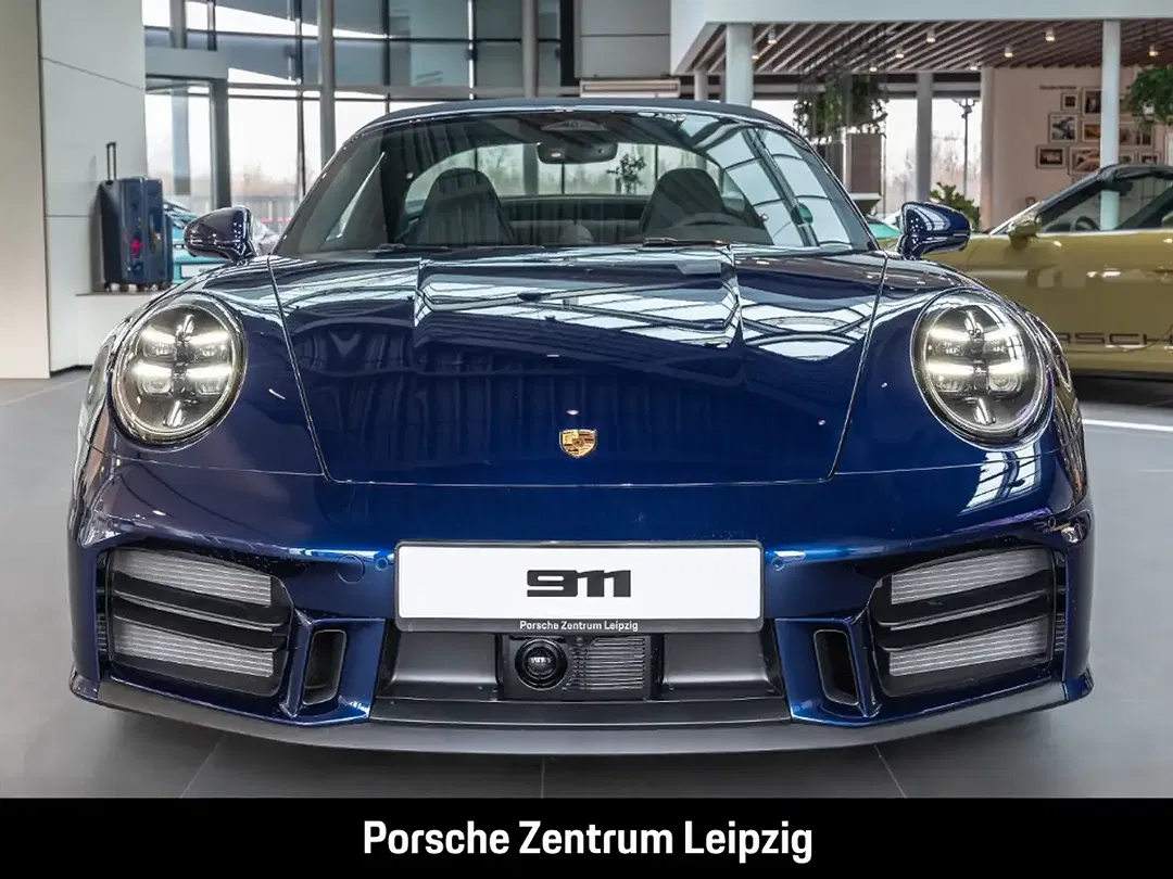 Porsche 992 - Thumbnail 4