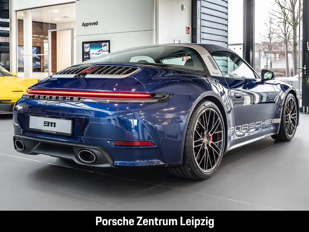 Porsche 992 - Thumbnail 6