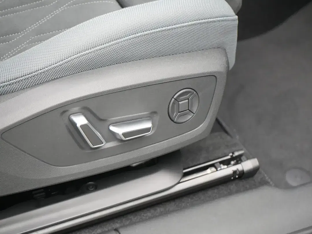 Audi Q3 - Thumbnail 6