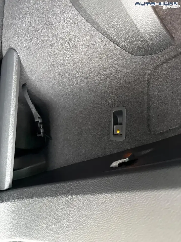 Skoda Karoq - Thumbnail 9