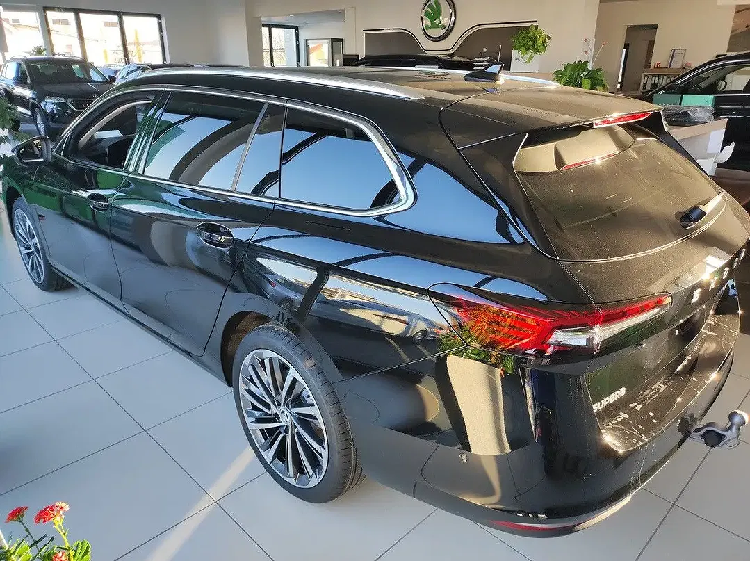 Skoda Superb - Thumbnail 2