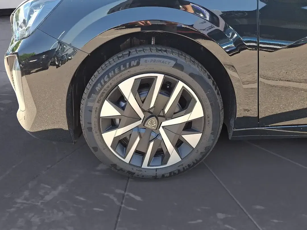 Peugeot 208 - Thumbnail 10