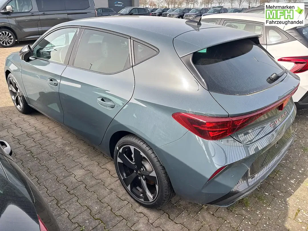 CUPRA Leon - Thumbnail 4