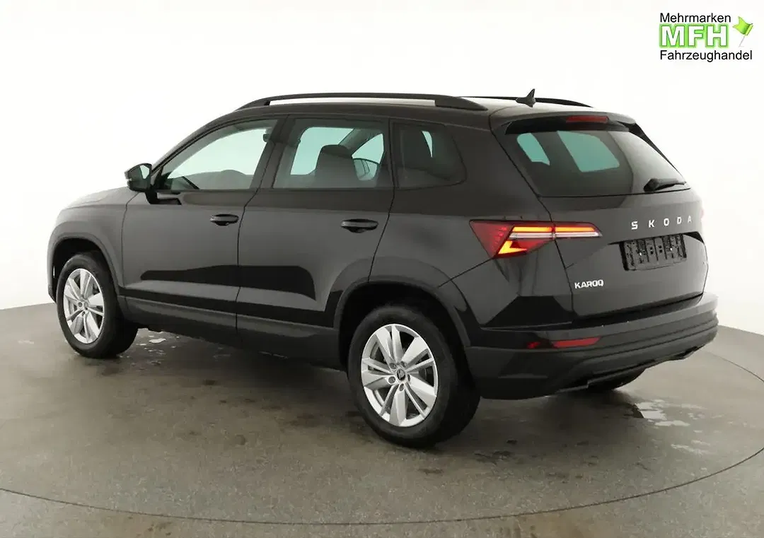 Skoda Karoq - Thumbnail 3
