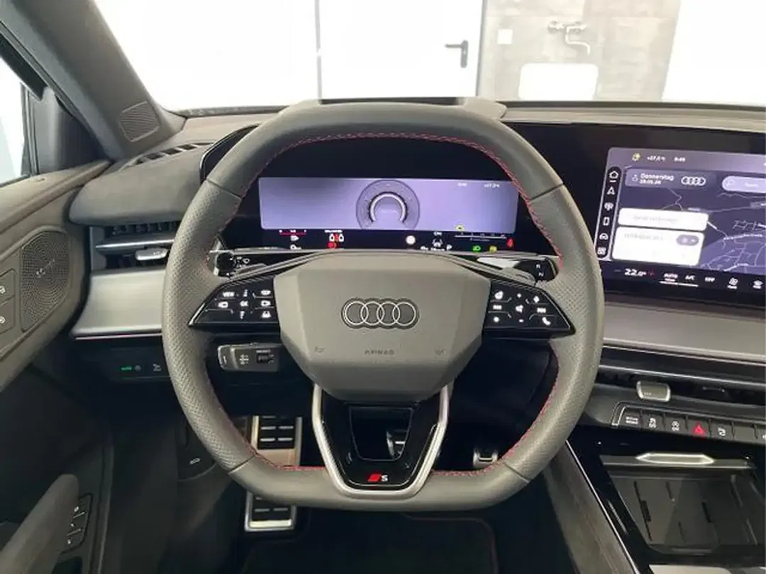 Audi Q3 - Thumbnail 9