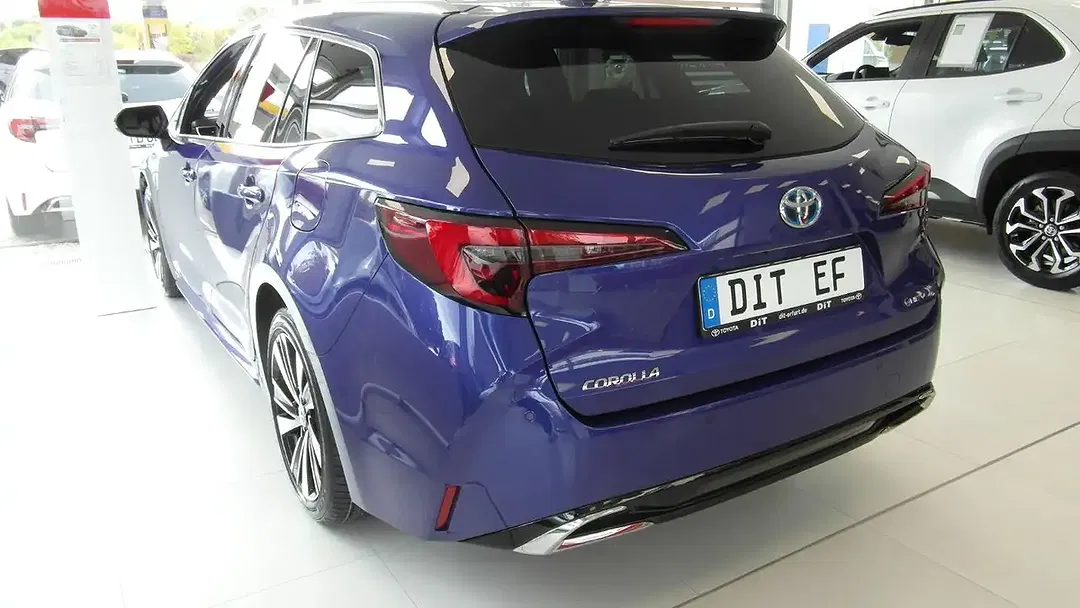 Toyota Corolla - Thumbnail 2