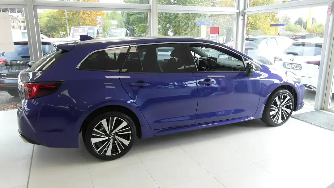 Toyota Corolla - Thumbnail 3