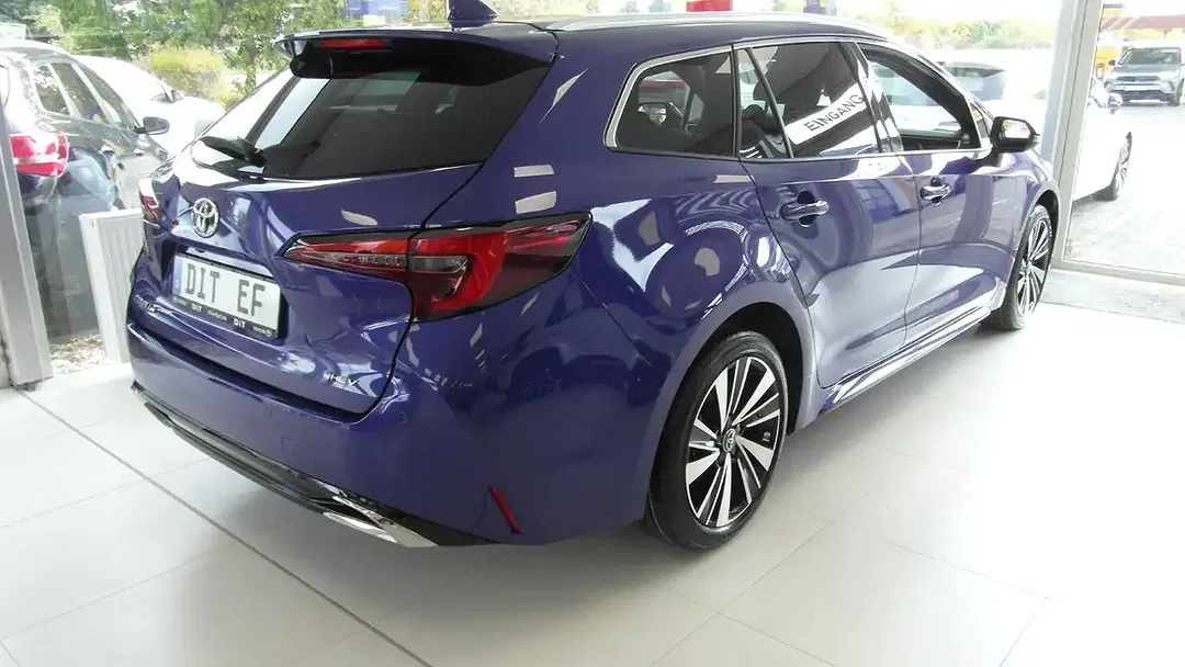 Toyota Corolla - Thumbnail 4