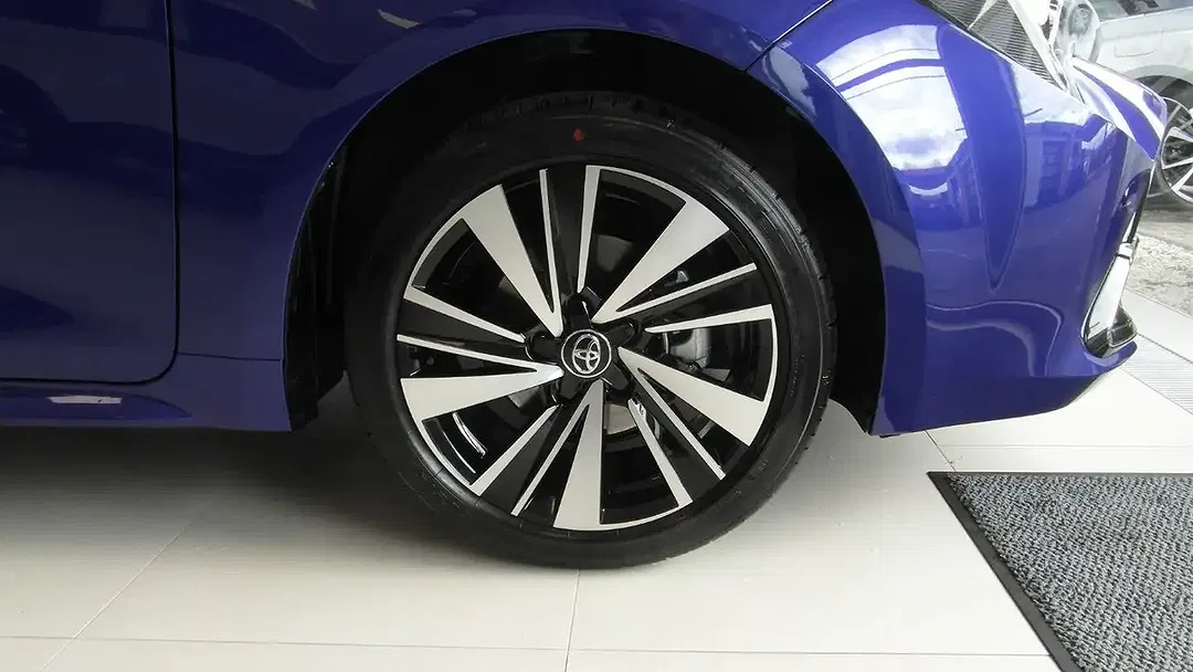 Toyota Corolla - Thumbnail 5