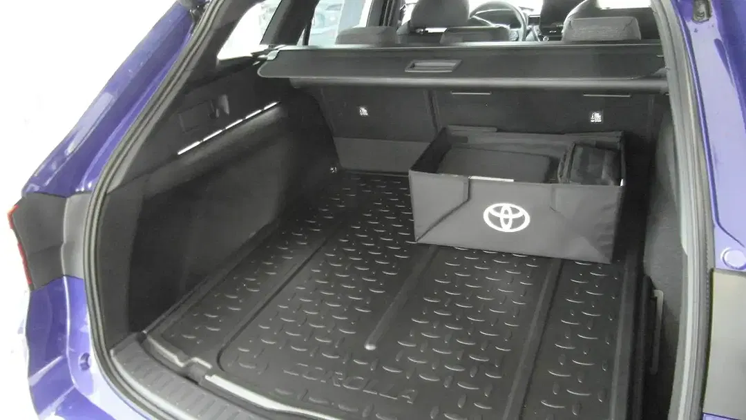 Toyota Corolla - Thumbnail 6