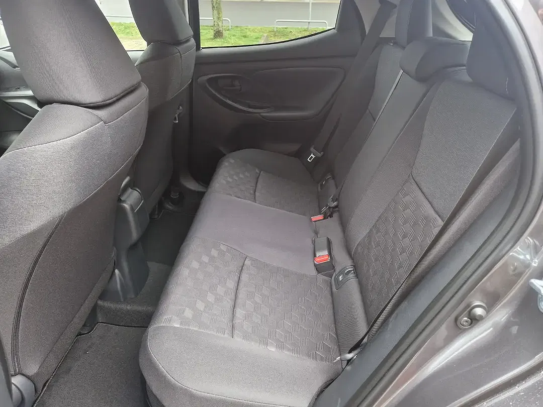 Toyota Yaris - Thumbnail 9