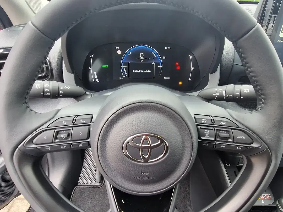 Toyota Yaris - Thumbnail 12