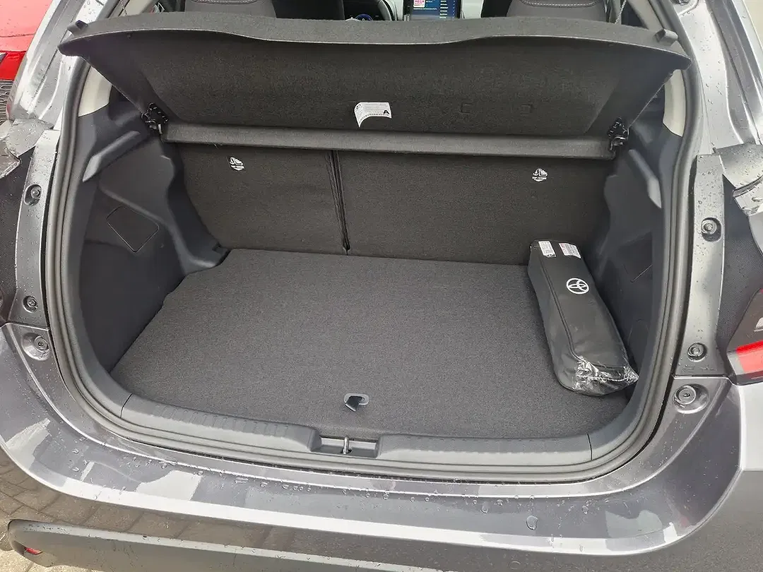 Toyota Yaris - Thumbnail 6