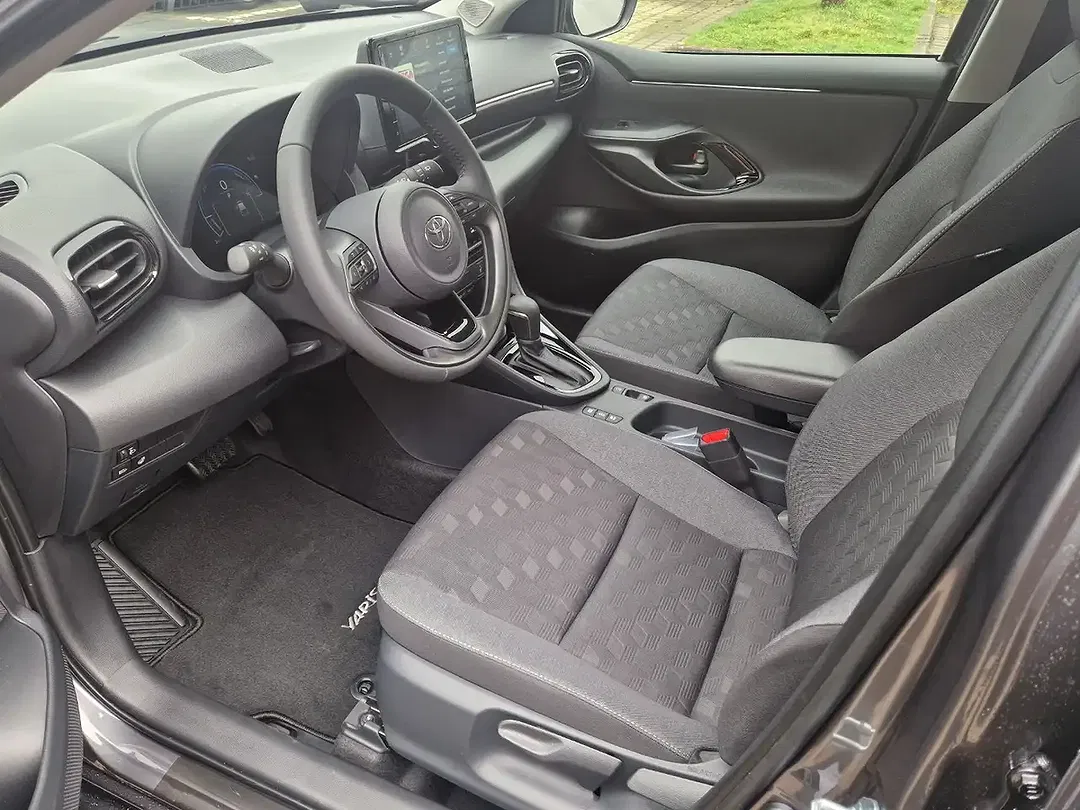 Toyota Yaris - Thumbnail 7