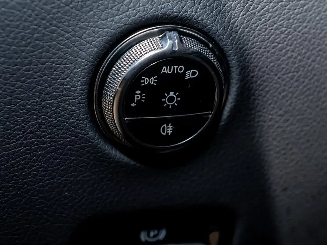 Mercedes-Benz GLC 300 - Thumbnail 14