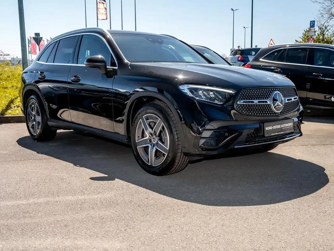Mercedes-Benz GLC 300 - Thumbnail 4