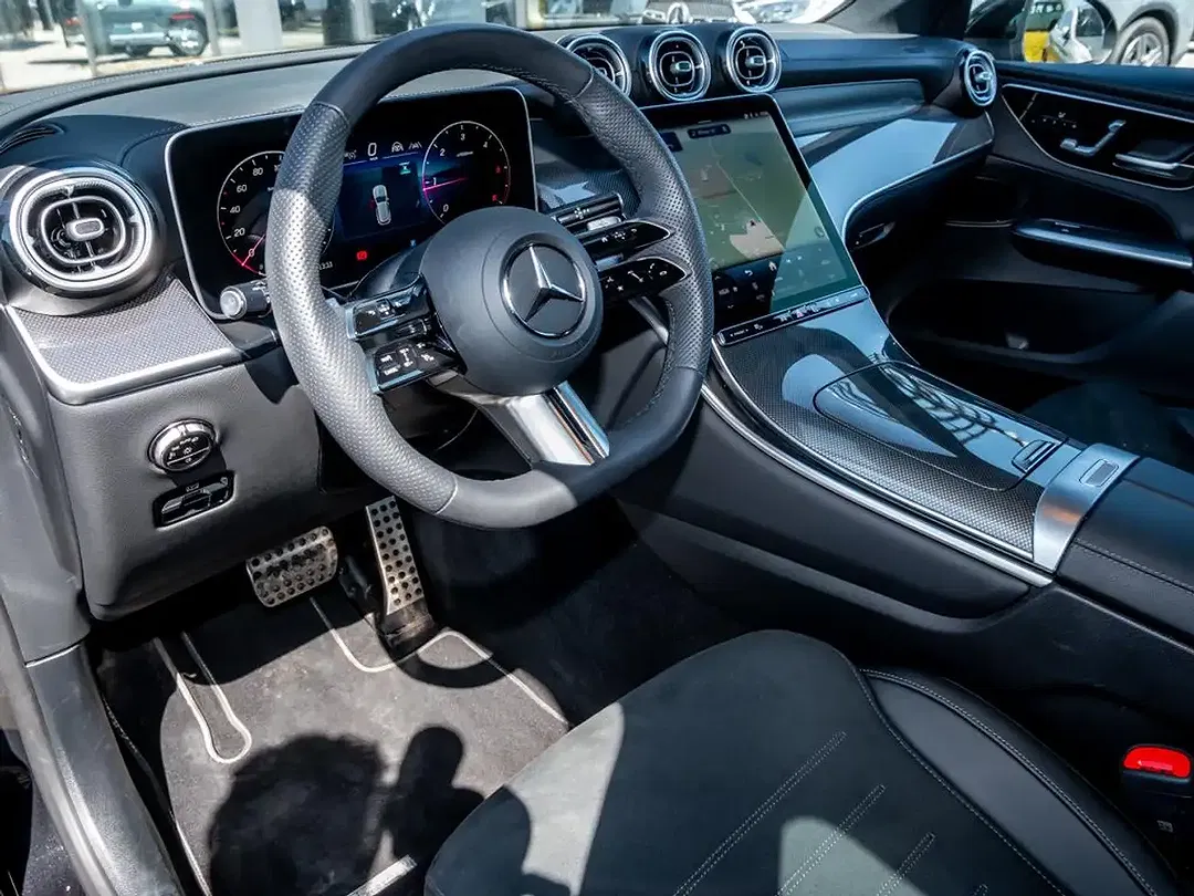 Mercedes-Benz GLC 300 - Thumbnail 8