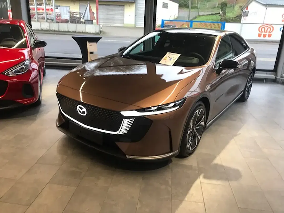 Mazda 6e - Thumbnail 2