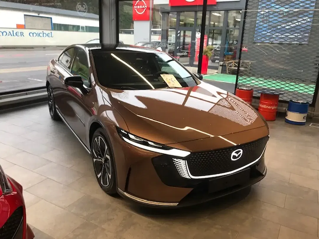 Mazda 6e - Thumbnail 3