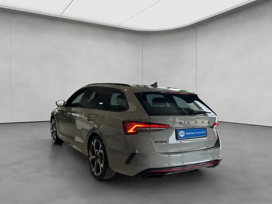 Skoda Octavia - Thumbnail 3