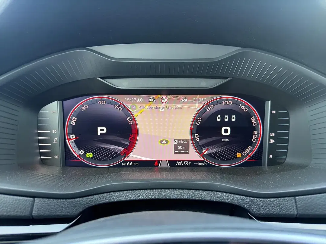 Skoda Karoq - Thumbnail 11