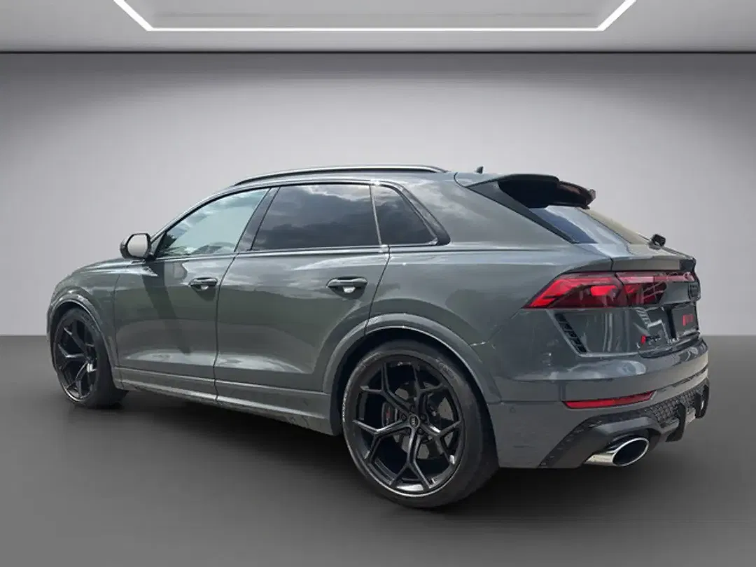 Audi RS Q8 - Thumbnail 4