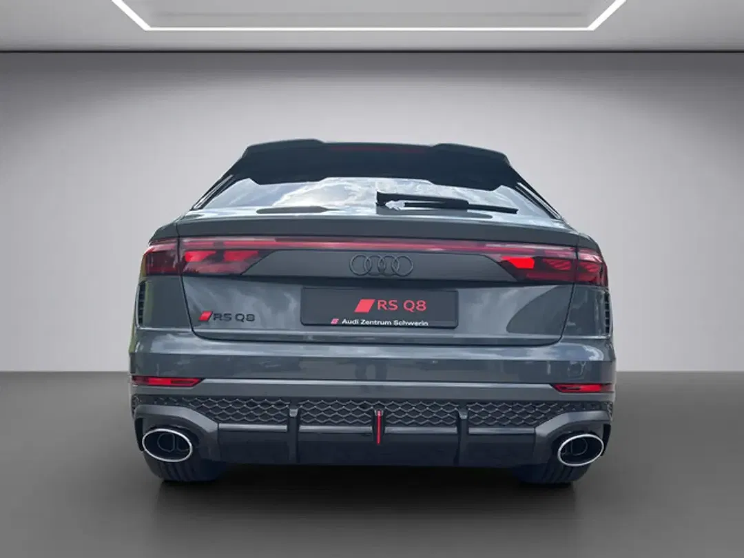 Audi RS Q8 - Thumbnail 5