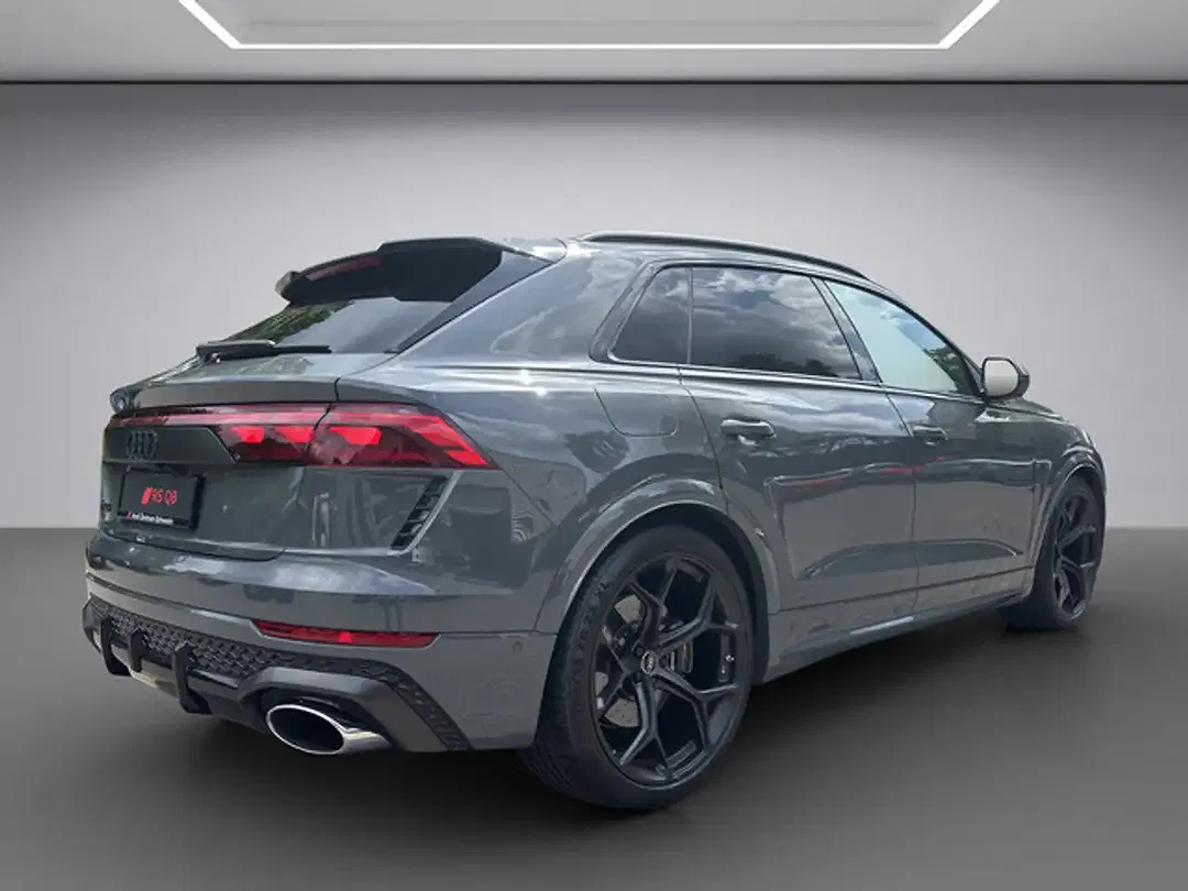 Audi RS Q8 - Thumbnail 6