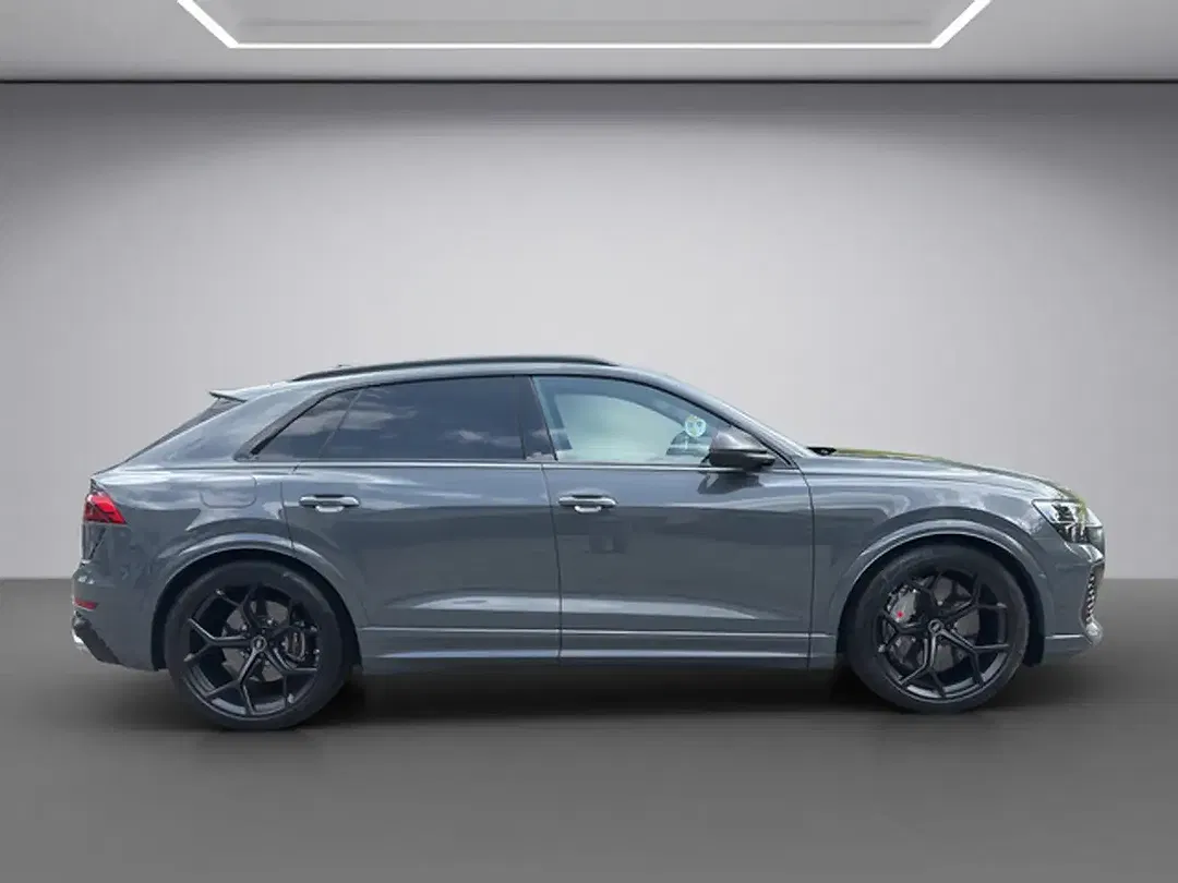 Audi RS Q8 - Thumbnail 7