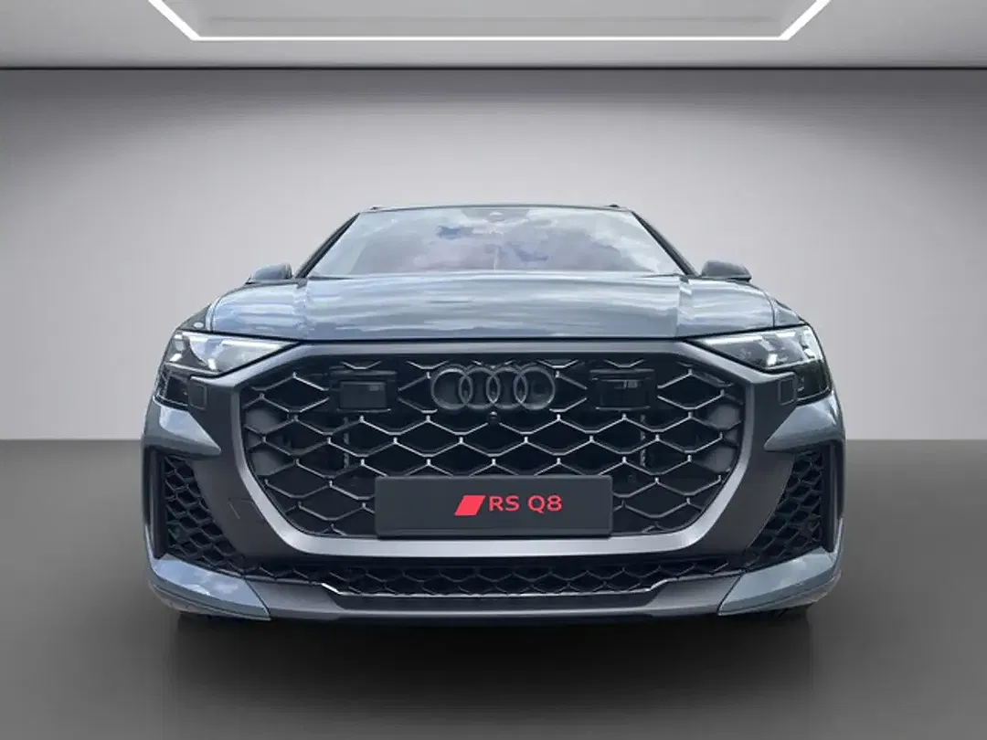 Audi RS Q8 - Thumbnail 9