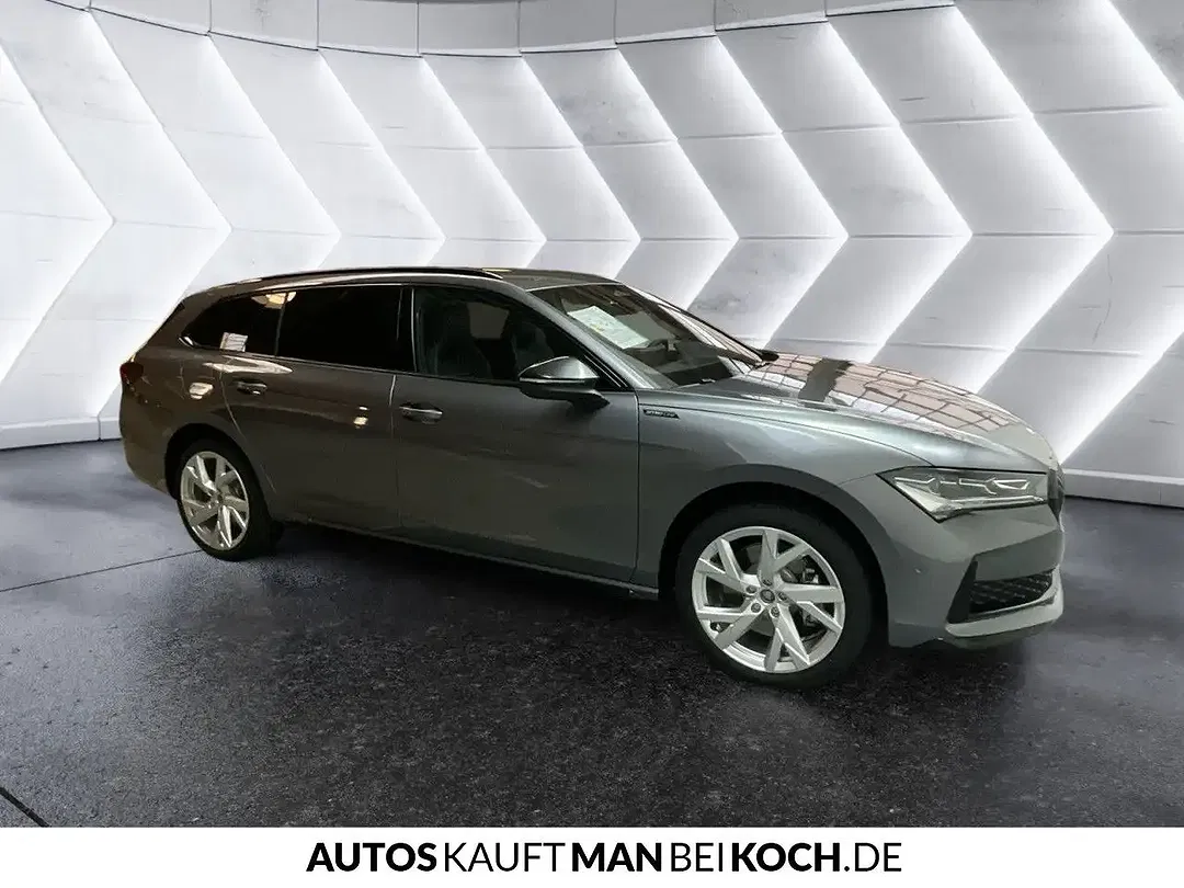 Skoda Superb - Thumbnail 4