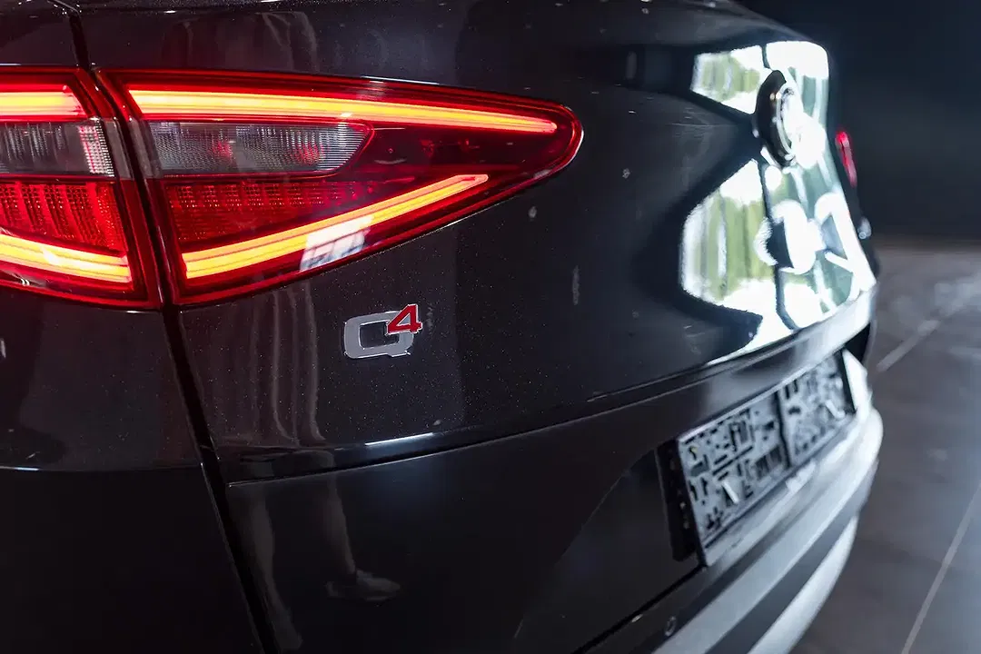 Alfa Romeo Stelvio - Thumbnail 11