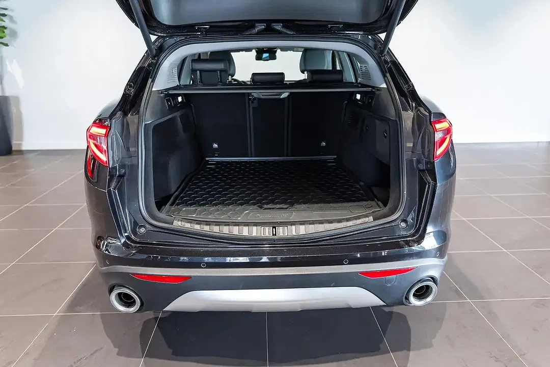 Alfa Romeo Stelvio - Thumbnail 14