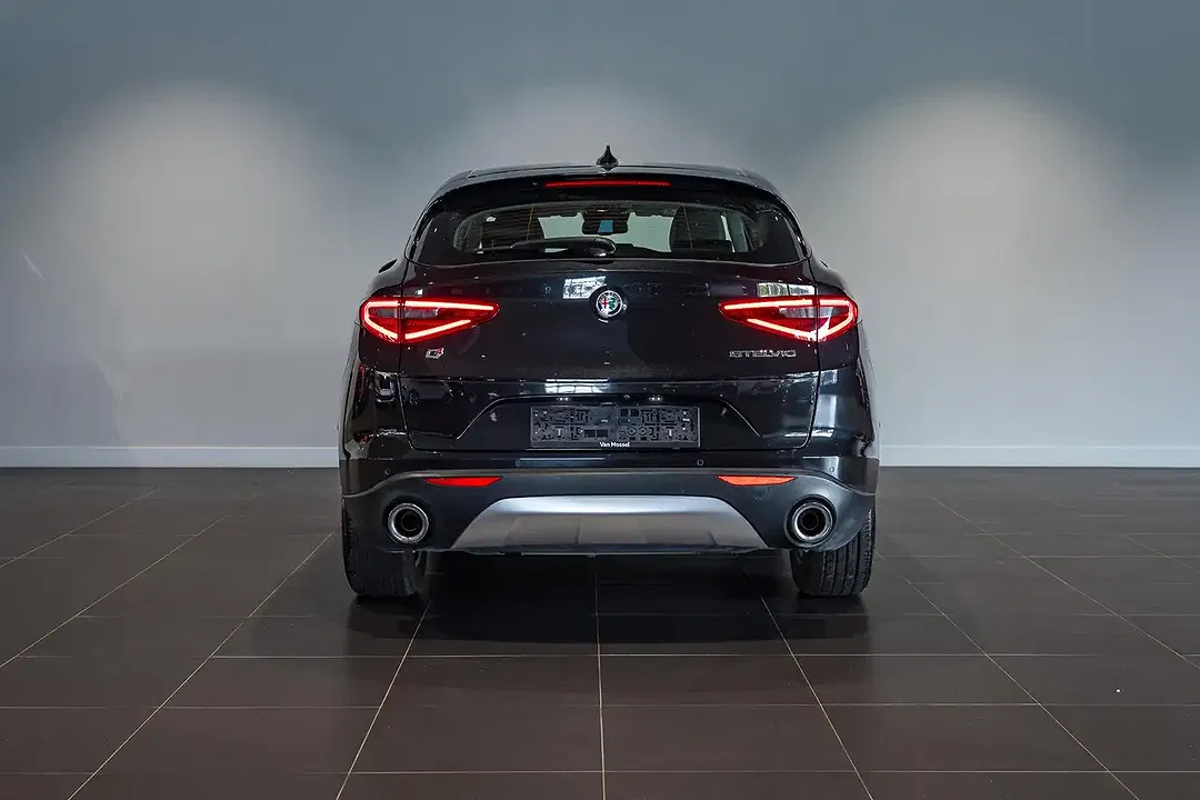 Alfa Romeo Stelvio - Thumbnail 6