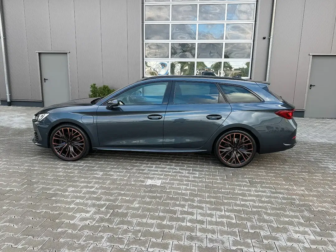 CUPRA Leon - Thumbnail 3