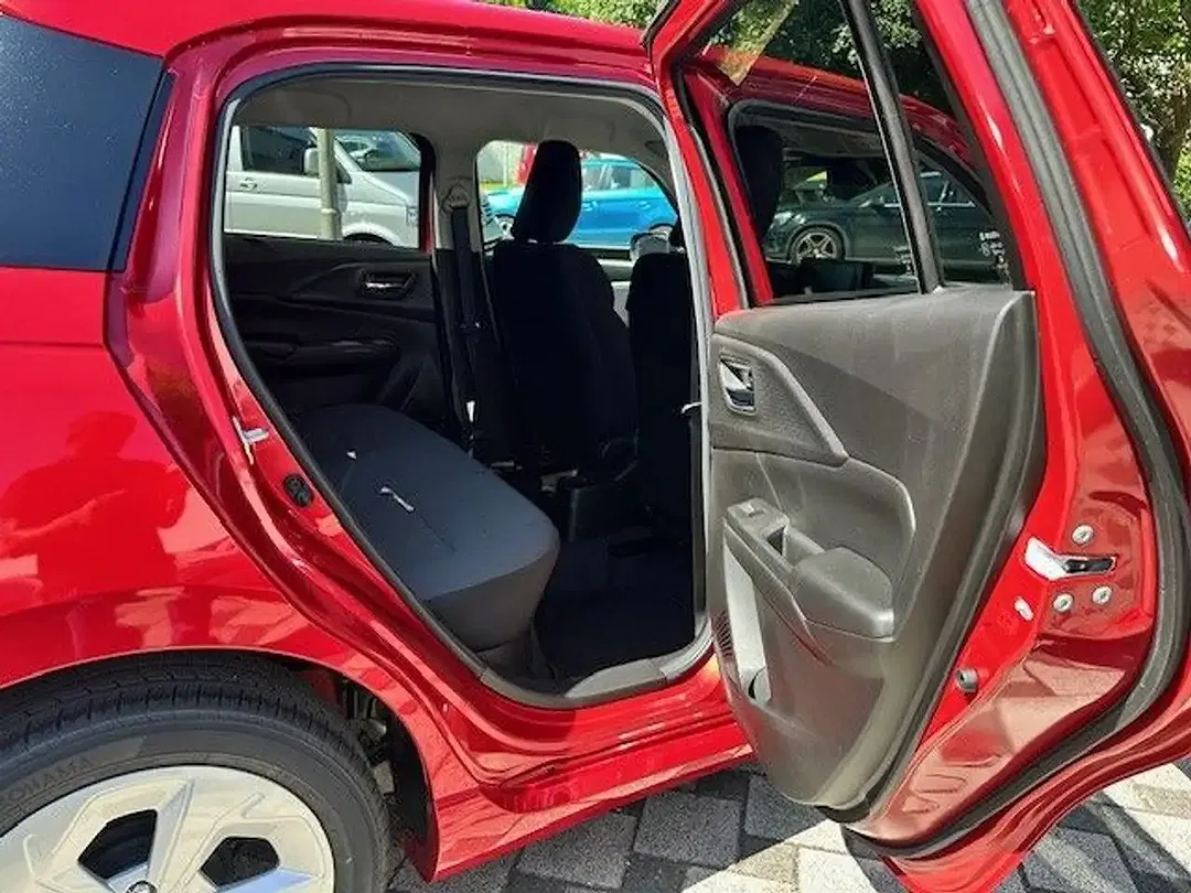 Suzuki Swift - Thumbnail 11