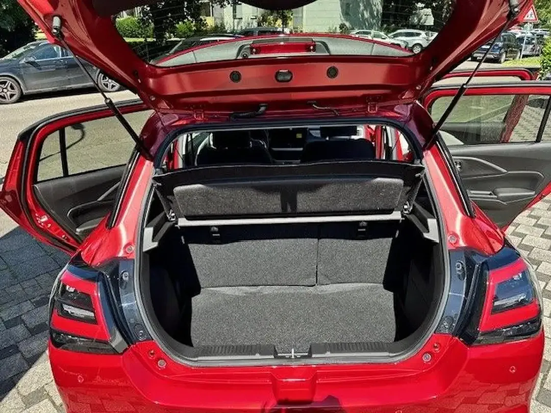 Suzuki Swift - Thumbnail 13